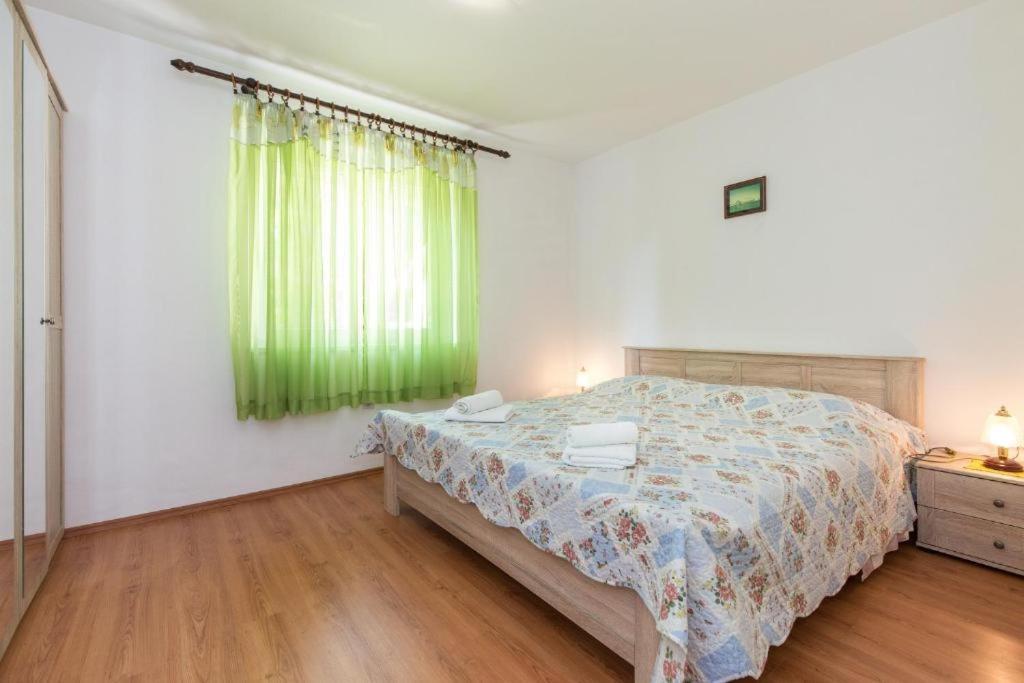 Apartments Hodanic Krk Town Exterior photo