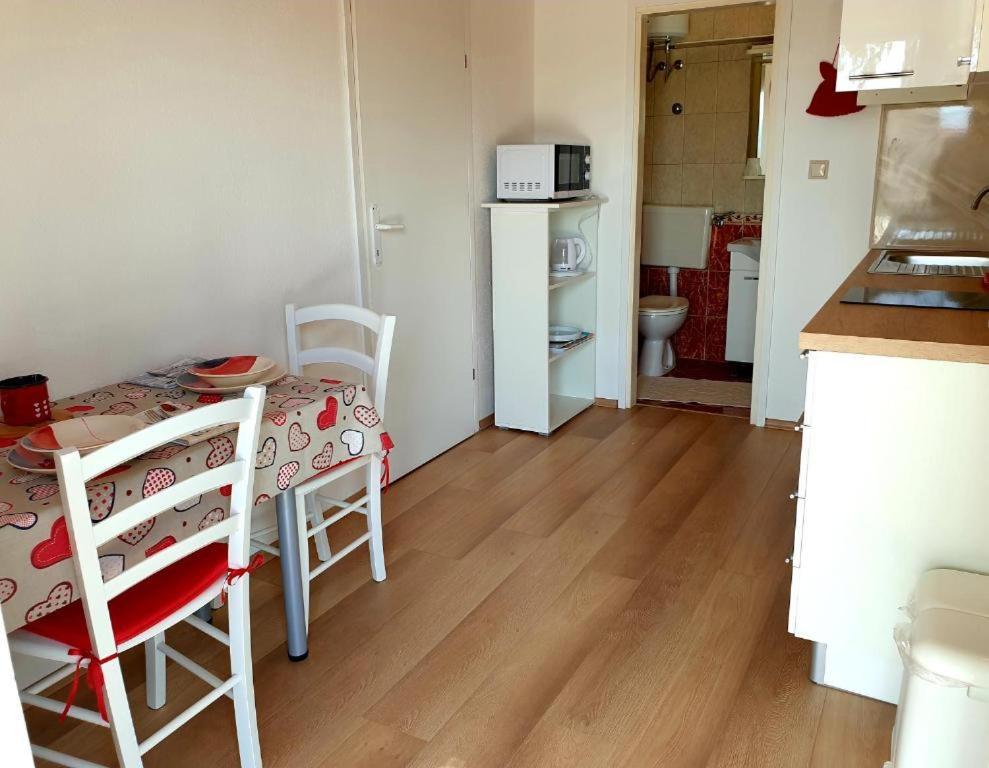 Apartments Hodanic Krk Town Exterior photo